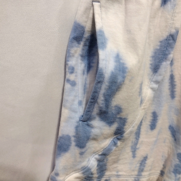 Athleta Girl Retreat Yourself Romper Girls L White Blue Tie Dye Athlesure Sporty - Picture 9 of 12